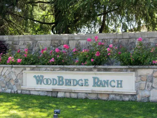 Community entrance monument sign