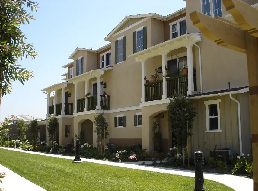 Pathway connecting the frontage of multiple townhomes