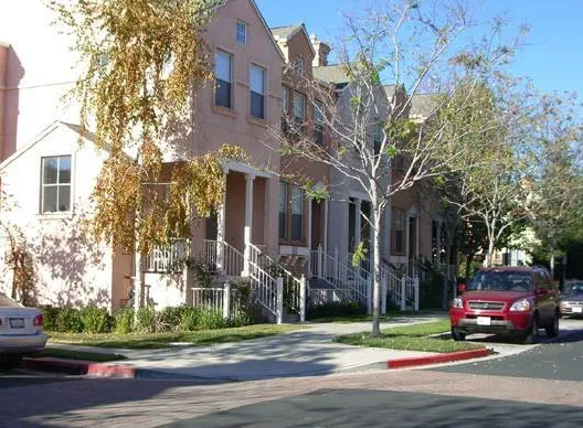 Townhomes with front doors facing the street