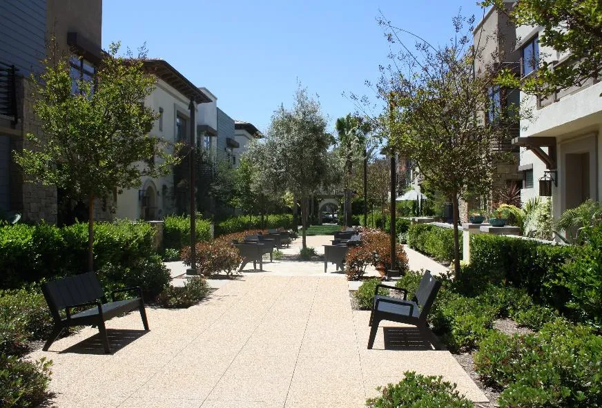 Paseo in between townhome buildings
